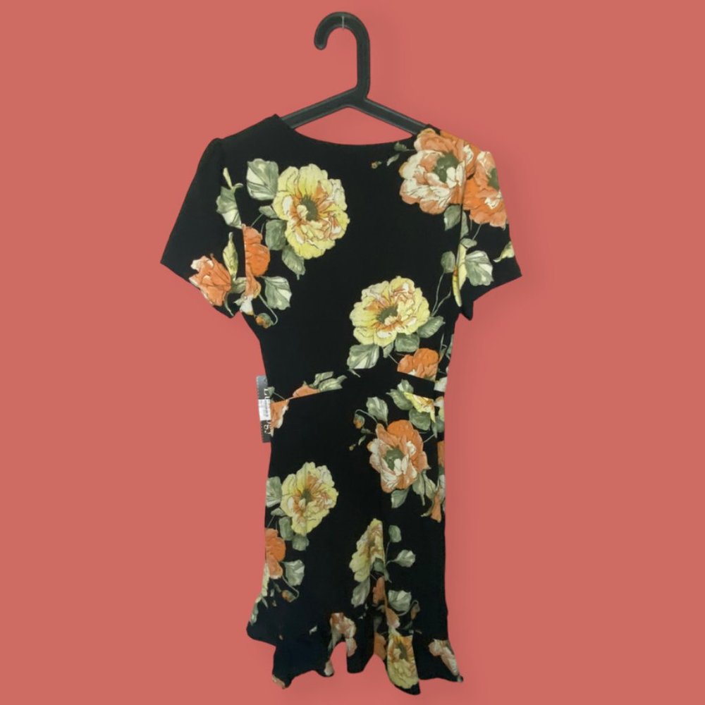 💐 NWT FLORAL RUFFLE WRAP DRESS BLACK ORANGE YELLOW LUXOLOGY SZ S - Picture 6 of 14